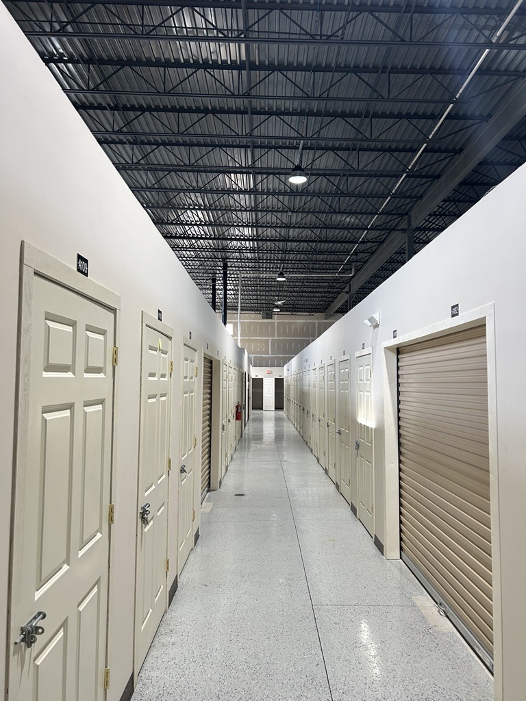 secured units in  St. Francis, WI